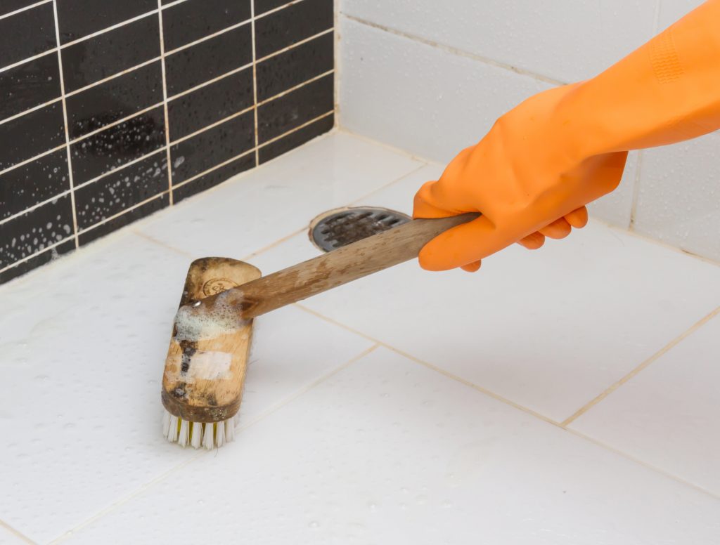 Cleaning grout