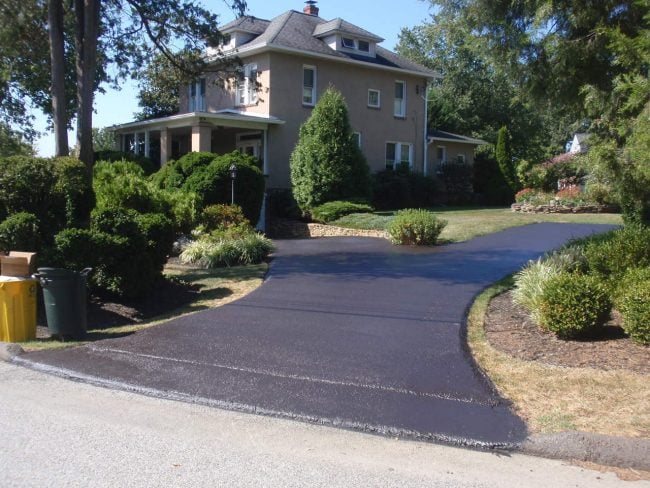 Sealing a driveway