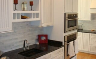 Tumbled marble backsplash