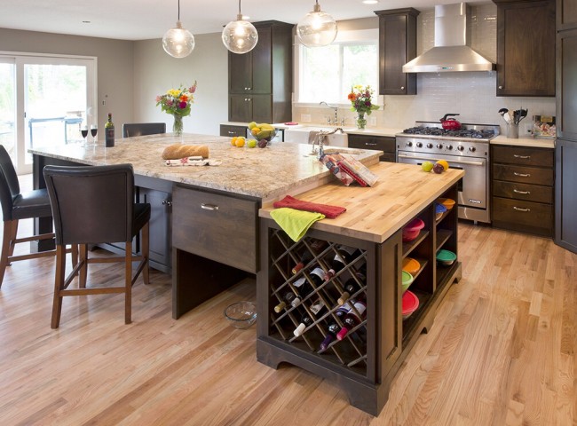 Undercabinet wine storage