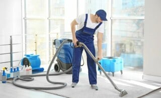 carpet cleaning professional in the home