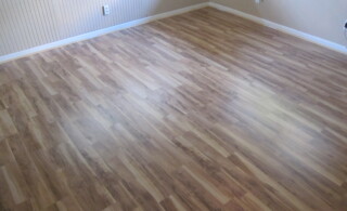 Glueless laminate flooring