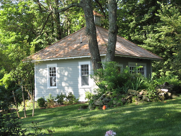 Carriage house