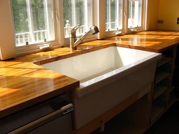 Kitchen farmhouse sink