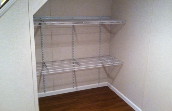 Wire shelving