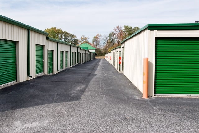 https://www.homeadvisor.com/r/wp-content/uploads/2017/06/mini-self-storage-unit.jpeg