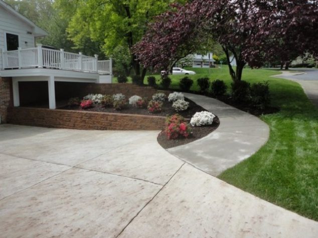 Wide driveway and ramp path