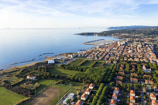 arial view of waterfront residential neighborhood