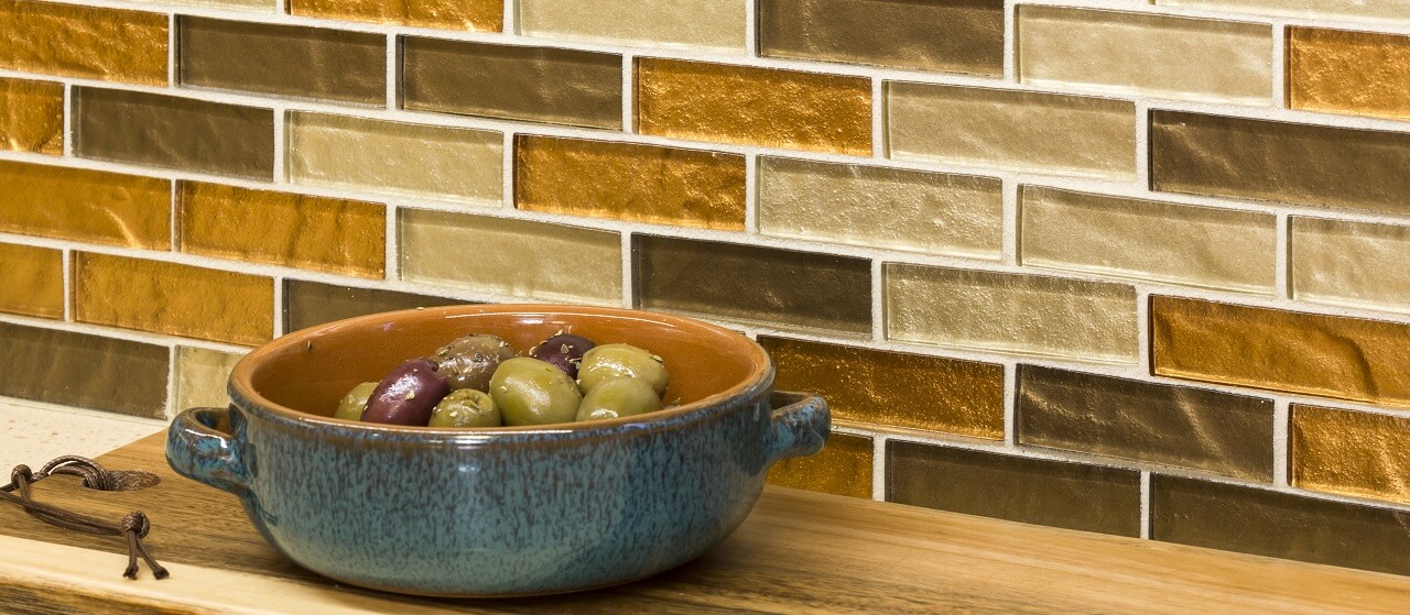 glass tile backsplash in the kitchen