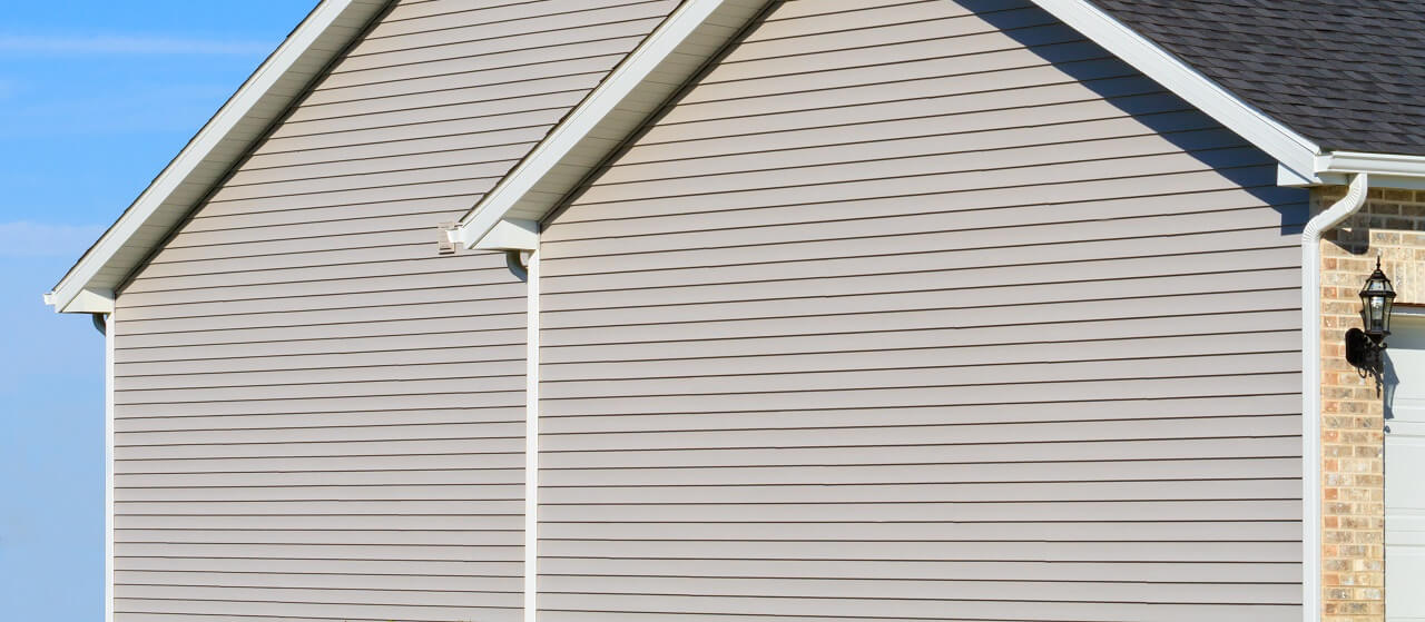 close up of horizontal vinyl siding on a house