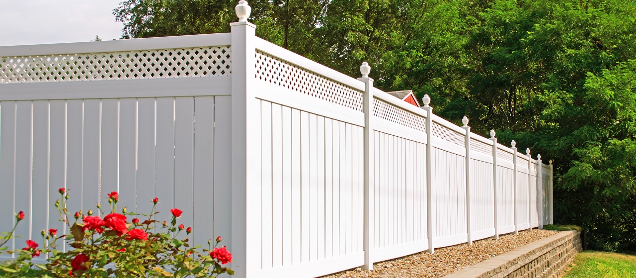 close up a vinyl fence