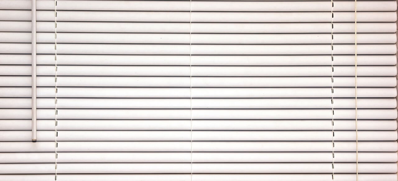 traditional mini white blinds