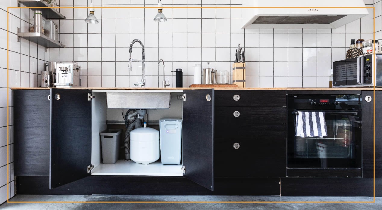 under sink water filter in kitchen